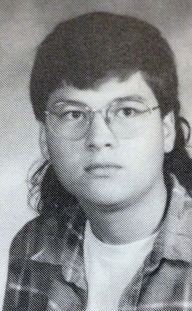 Blake Shelton S Yearbook Photos And Other High School Pics From